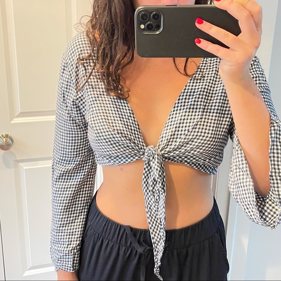 LF Gingham Crop Top with Tie - Never Worn! - Picture 3 of 11